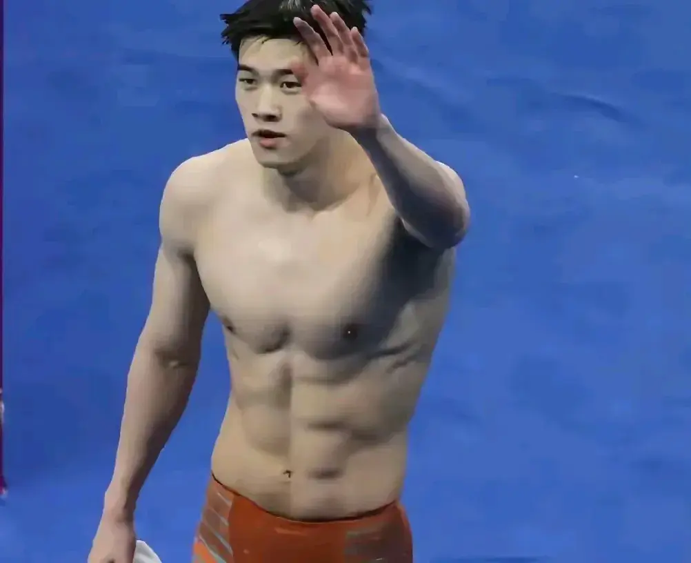 tenan, 泳池深处