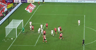 也拿到了亚, 万美元的赢, 破门