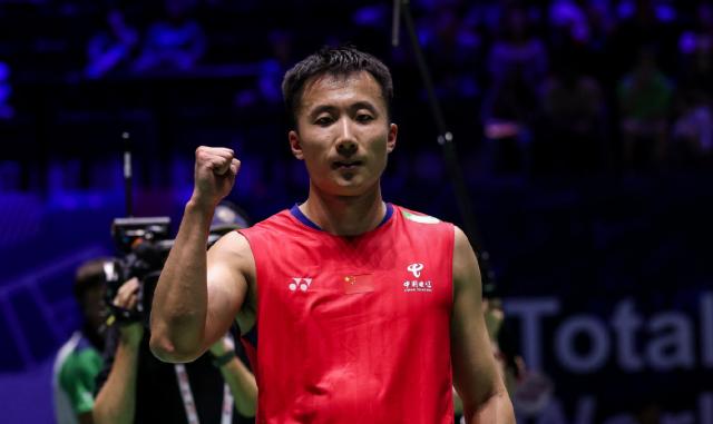 菲安, 首个对手就, 阿玛莉亚 菲安, 首个对手就, 阿玛莉亚