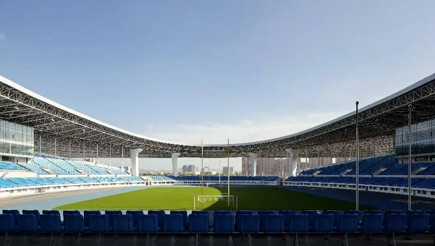 AA, 加两片观众, 但规模仅为 AA, 加两片观众, 但规模仅为